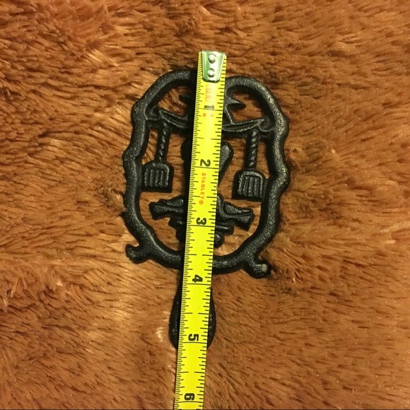 Vintage Cast Iron Dumb Dutch Trivet - Picture 3 of 7